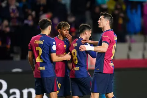 تشكيل برشلونة.. ثلاثي ناري في الهجوم لمواجهة ريال سوسيداد في الدوري الإسباني